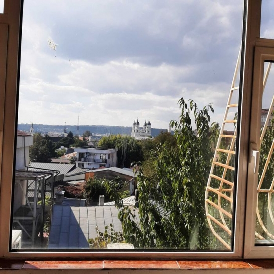 De inchiriat ! Apartament cu trei camere situat in zona Hala Centrala